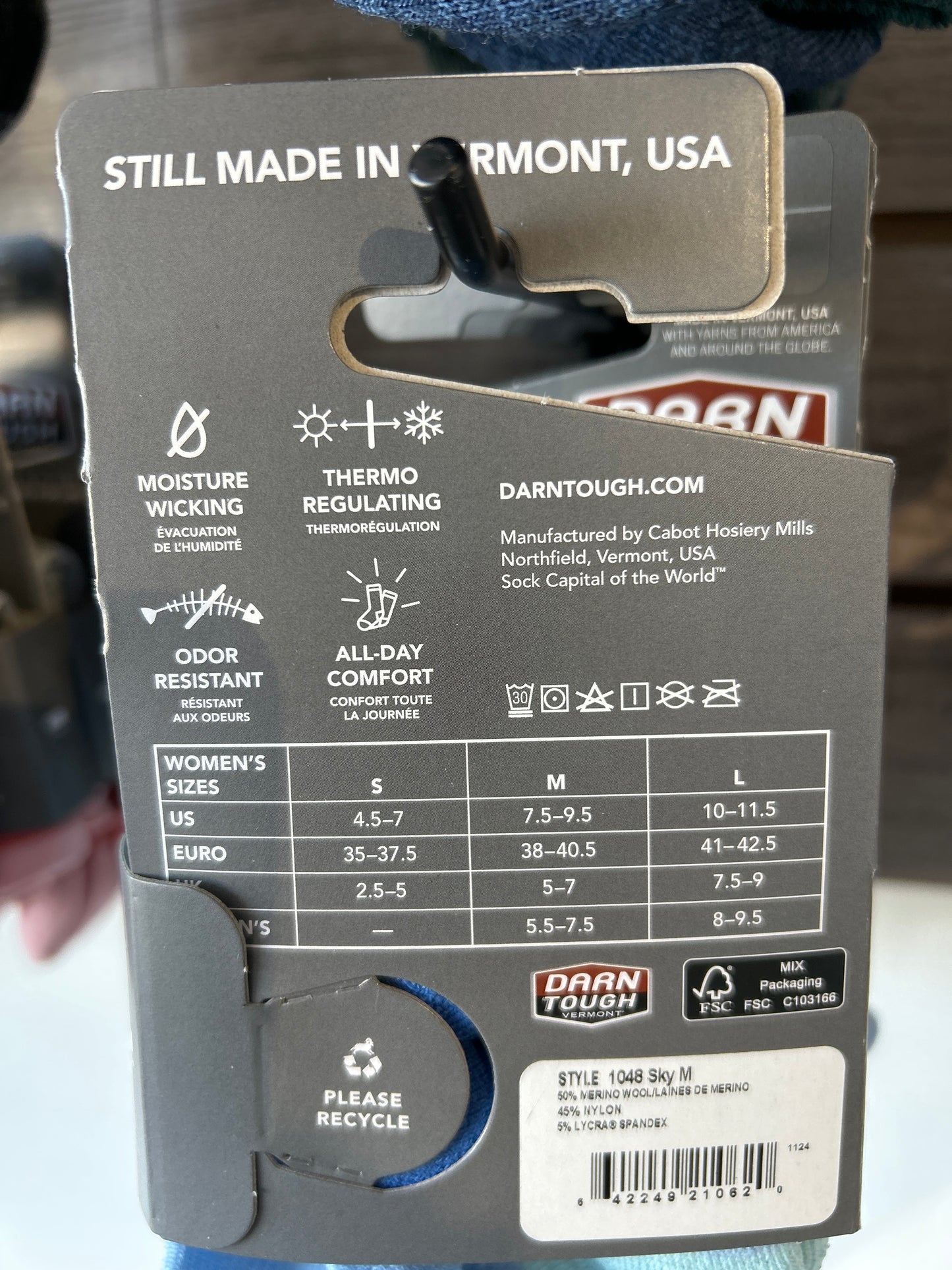 Darn Tough - Women's - Run 1/4 Socks (Ultralight Weight)