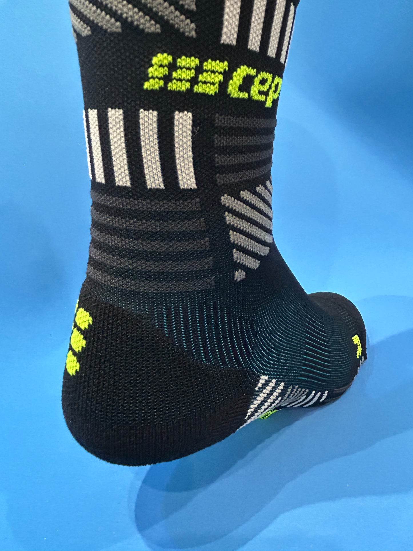 CEP The Run Compression Socks Mid Cut Men
